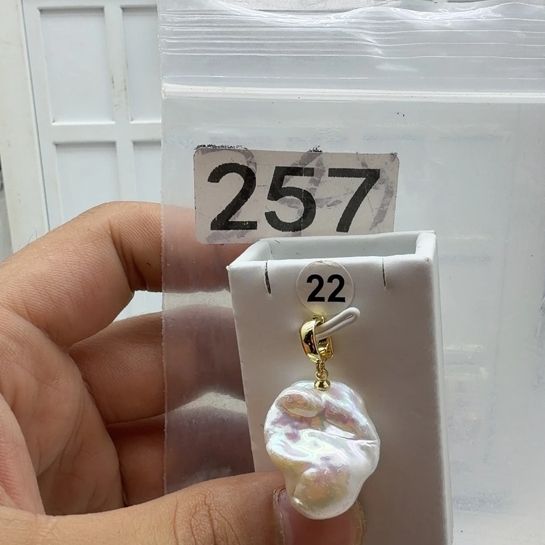 淡水珍珠颈饰合金