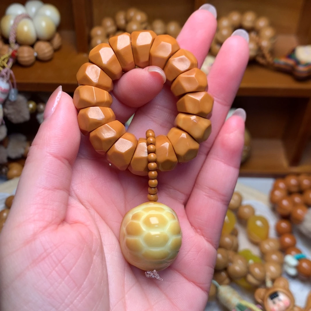 吊坠猴头核桃奶酪大肠手捻