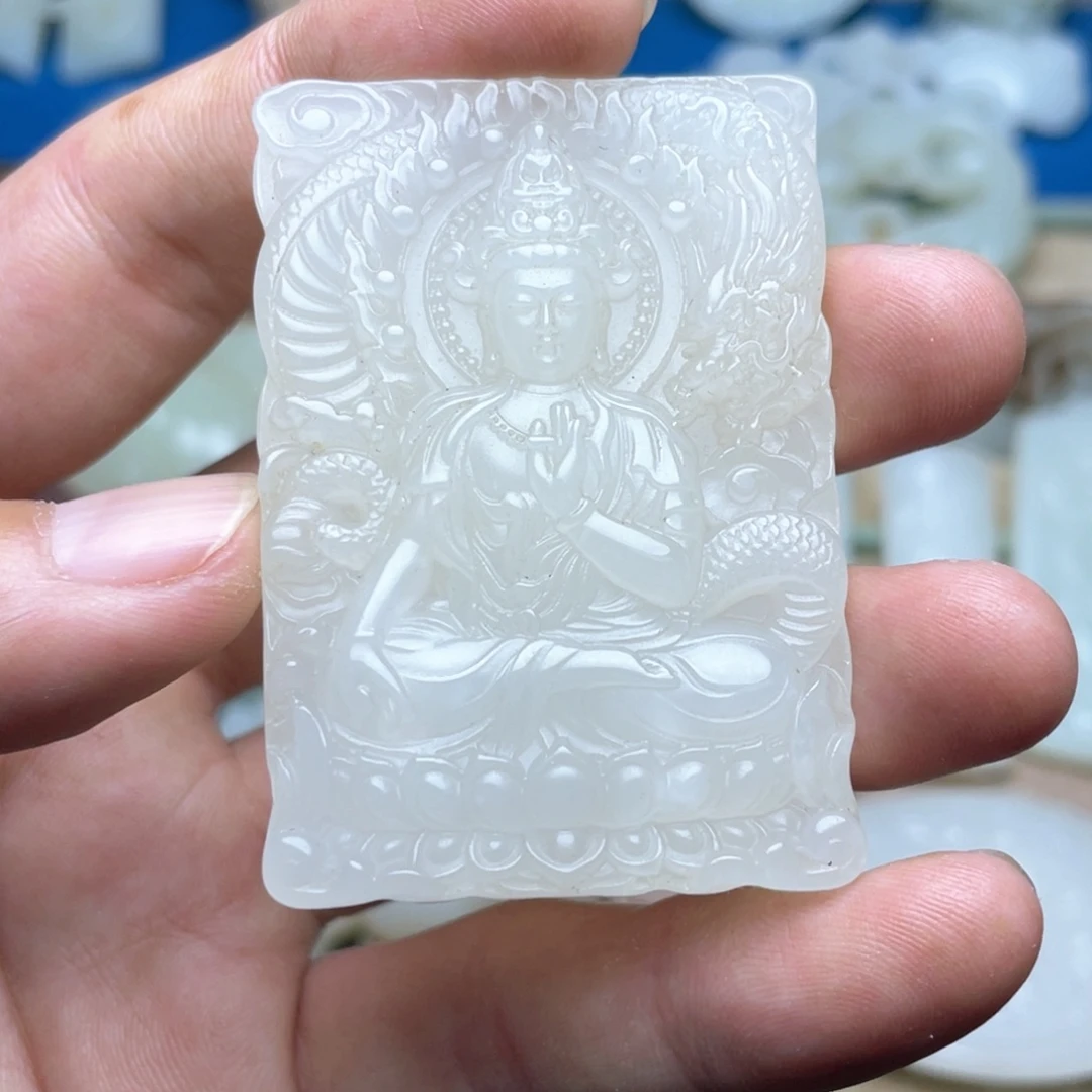 颈饰未镶嵌和田玉（糖玉）