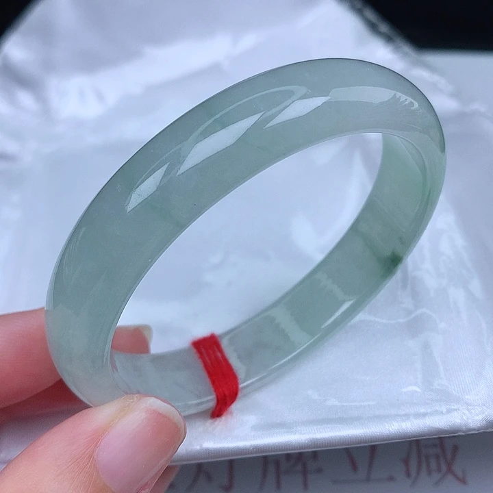 未镶嵌手镯（贵妃镯）翡翠天然