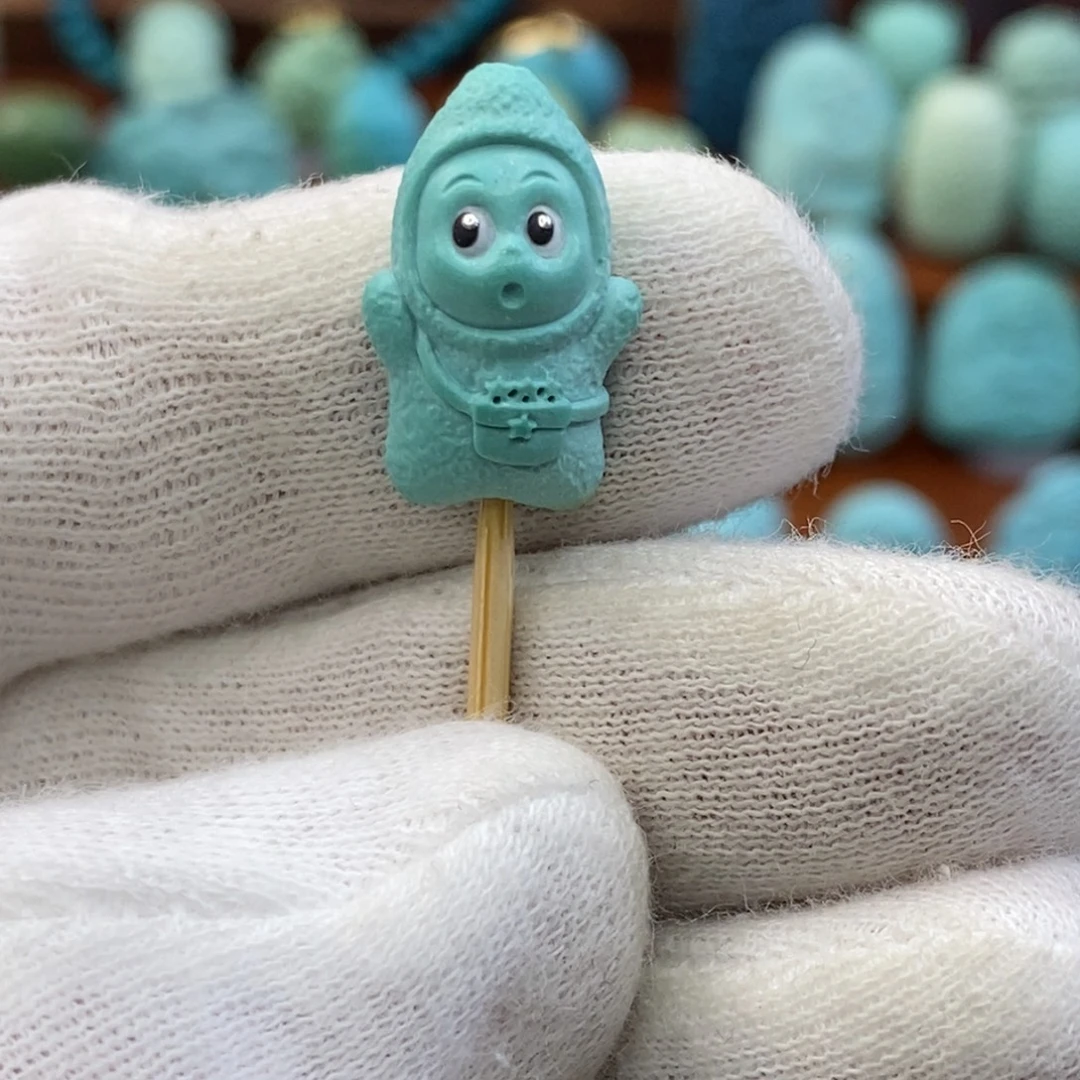 绿松石未镶嵌珠宝奇石