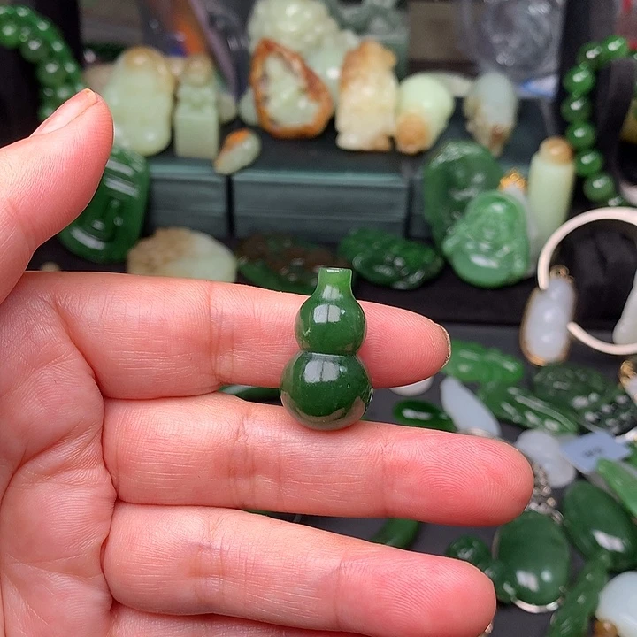 温***月颈饰未镶嵌和田玉