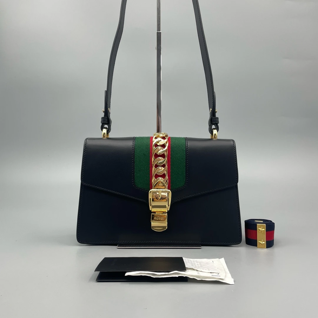 95新 GUCCI/古驰 黑金sylive塞尔维亚中号 黑标026 26*17 A3731
