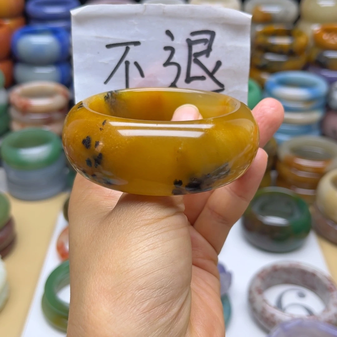 石英质玉未镶嵌手镯