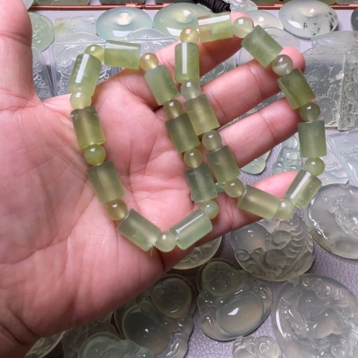 校***友岫玉未镶嵌吊坠(赠链)