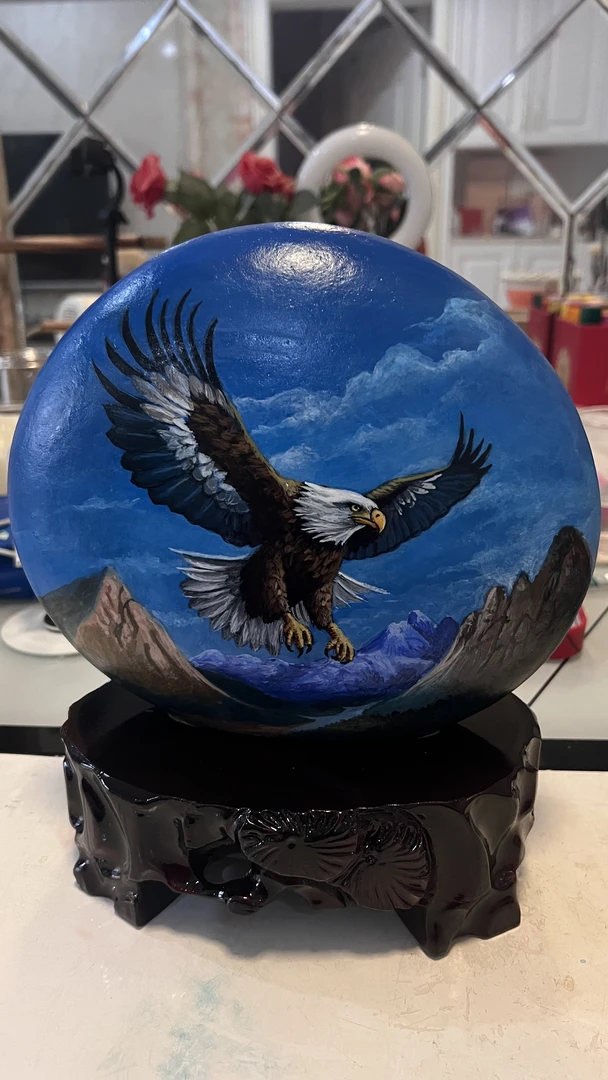 展翅高飞石头画规格24厘米*20厘米左右包底座，永不褪色