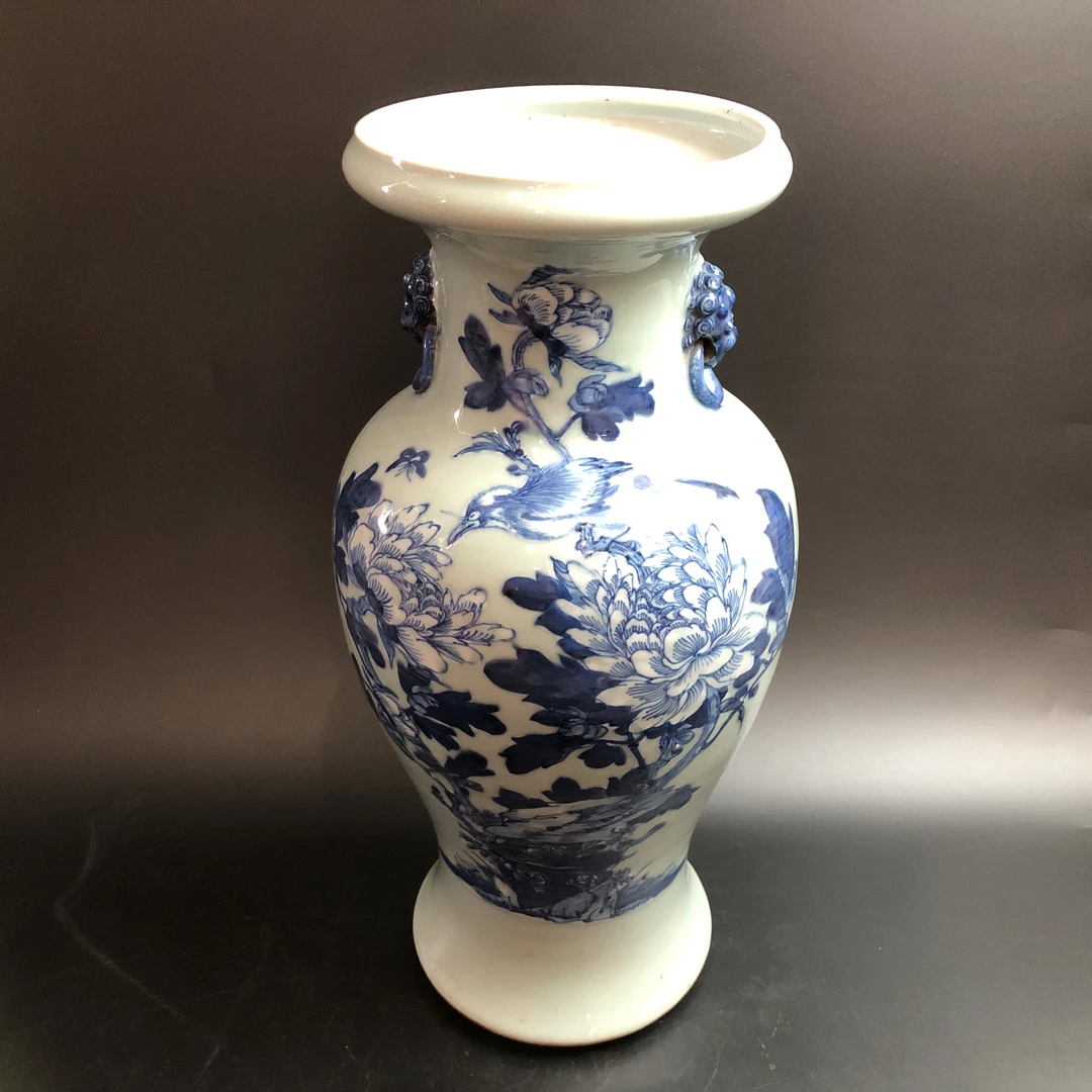 25100177清晚期豆青釉青花花鸟纹盘口瓶 高：44.6cm