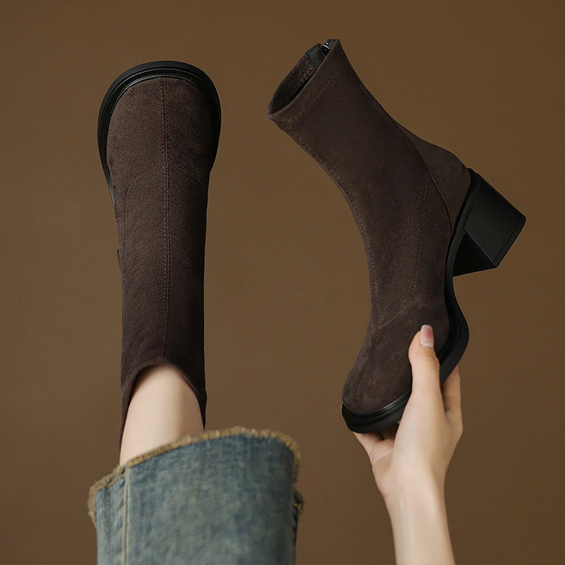 大码女靴子41一43秋冬新款小个子加绒弹力高跟短靴粗跟气质马丁靴