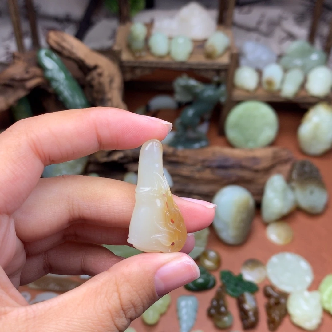 和田玉未镶嵌挂件