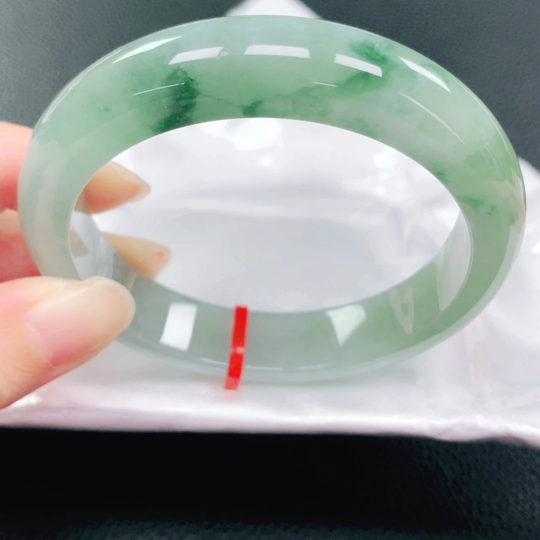 翡翠未镶嵌手镯57圈