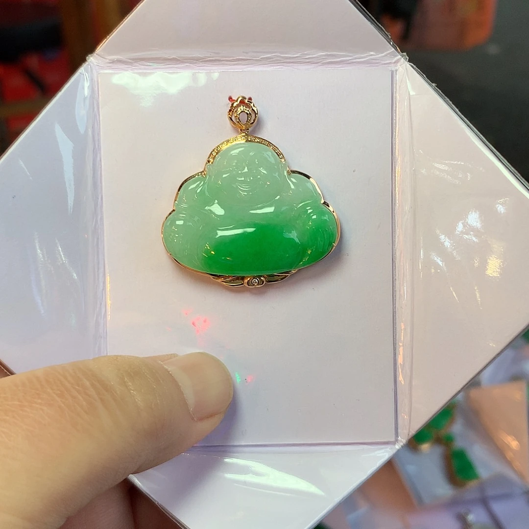 翡翠18K金镶嵌颈饰佛公