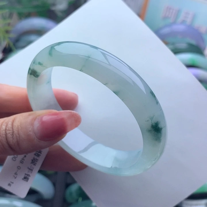 翡翠手镯未镶嵌天然翡翠手镯