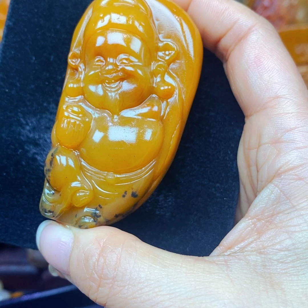 未镶嵌石英质玉（黄龙玉）颈饰