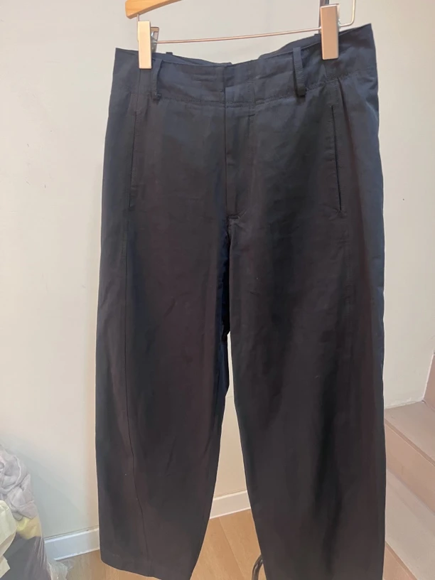 黑色棉料直筒裤百搭简约