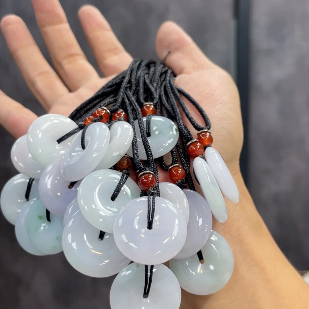 翡翠挂件未镶嵌手镯