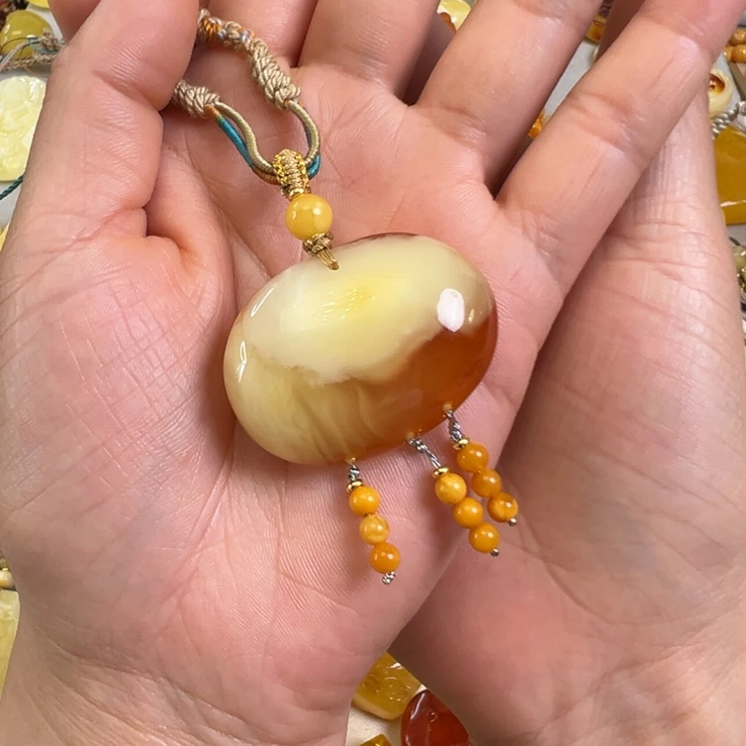 蜜蜡裸石未镶嵌蜜蜡