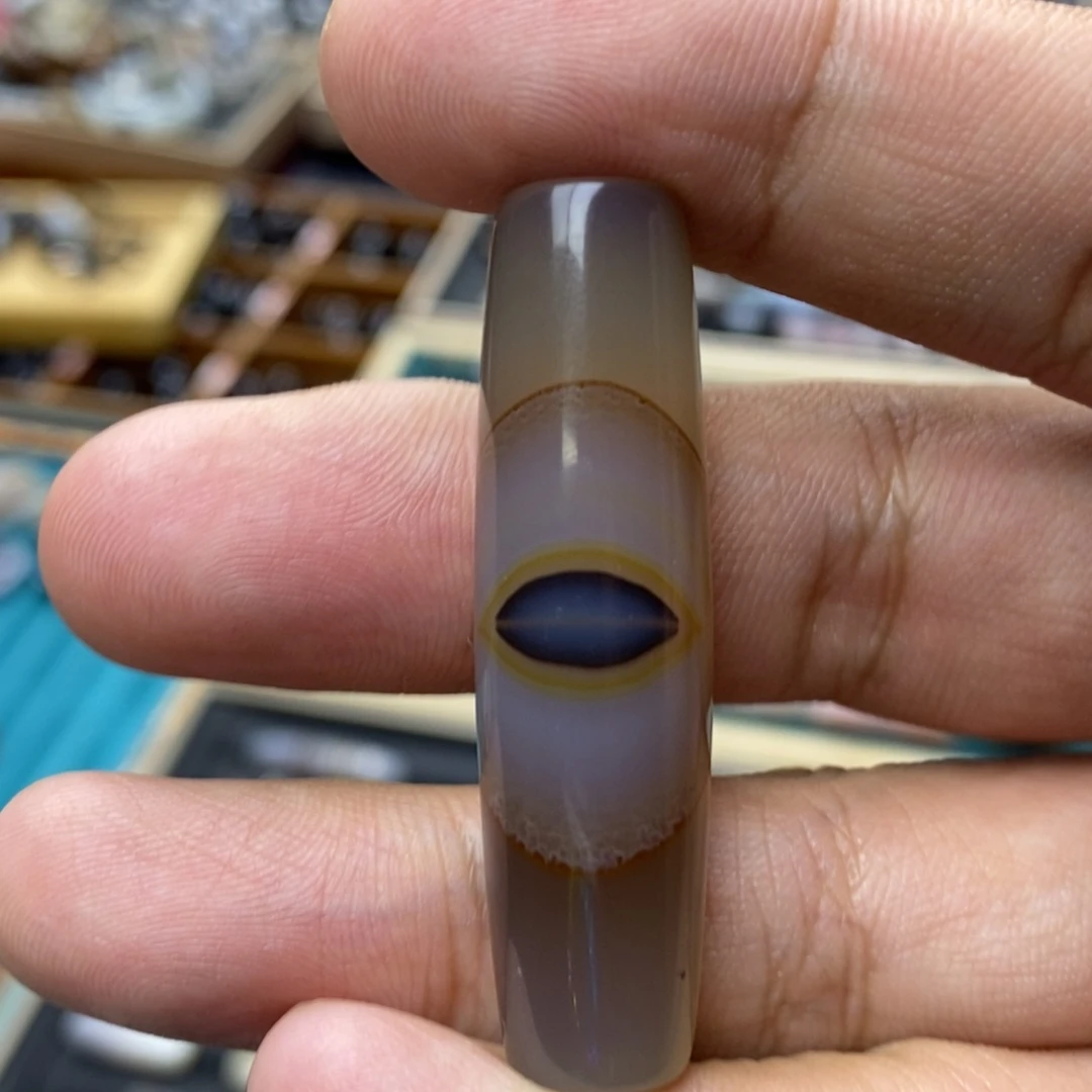 飞***还玛瑙/玉髓未镶嵌珠宝奇石