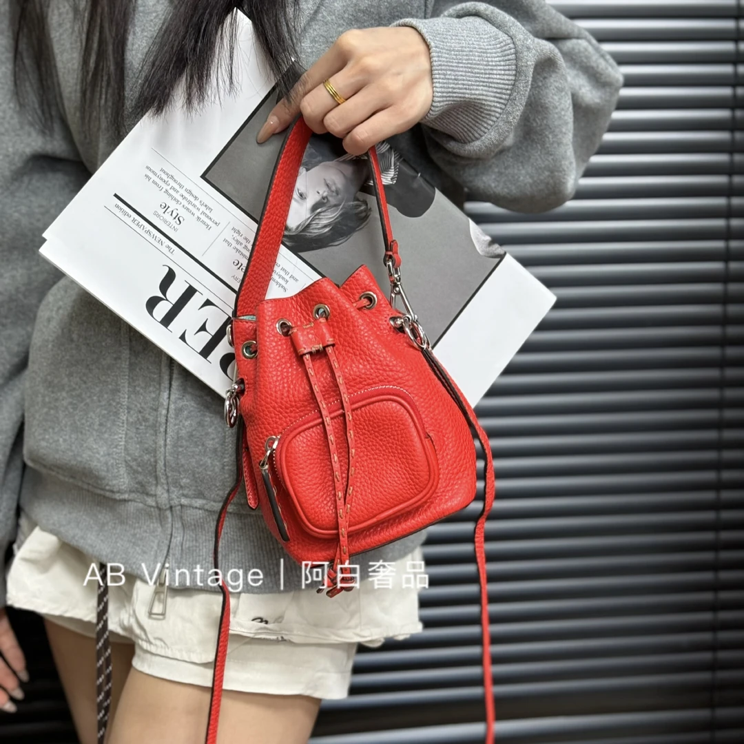95新 FENDI/芬迪 阿白奢品/芬迪 缝线水桶包