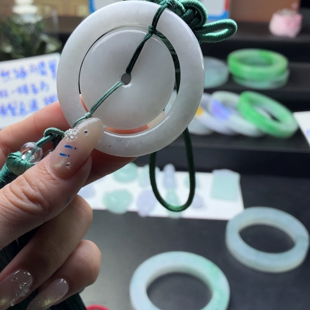 翡翠未镶嵌挂件翡翠