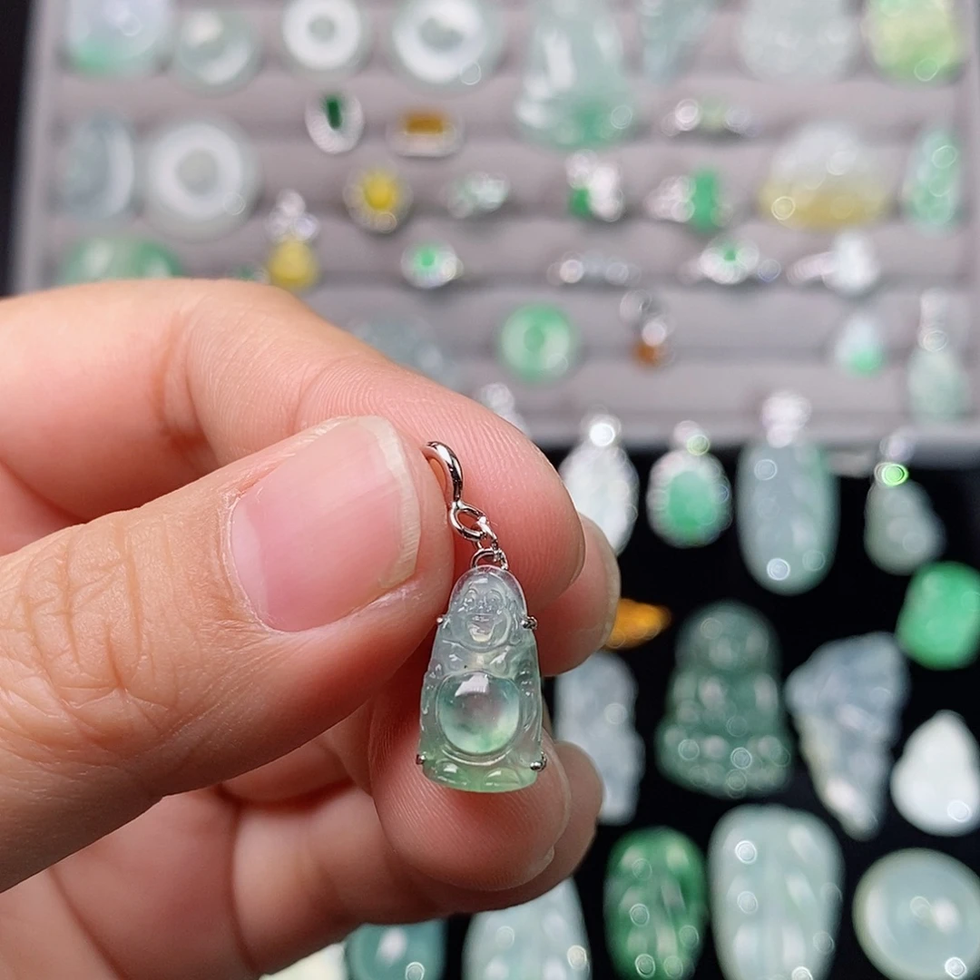 翡翠银S925镶嵌颈饰站佛