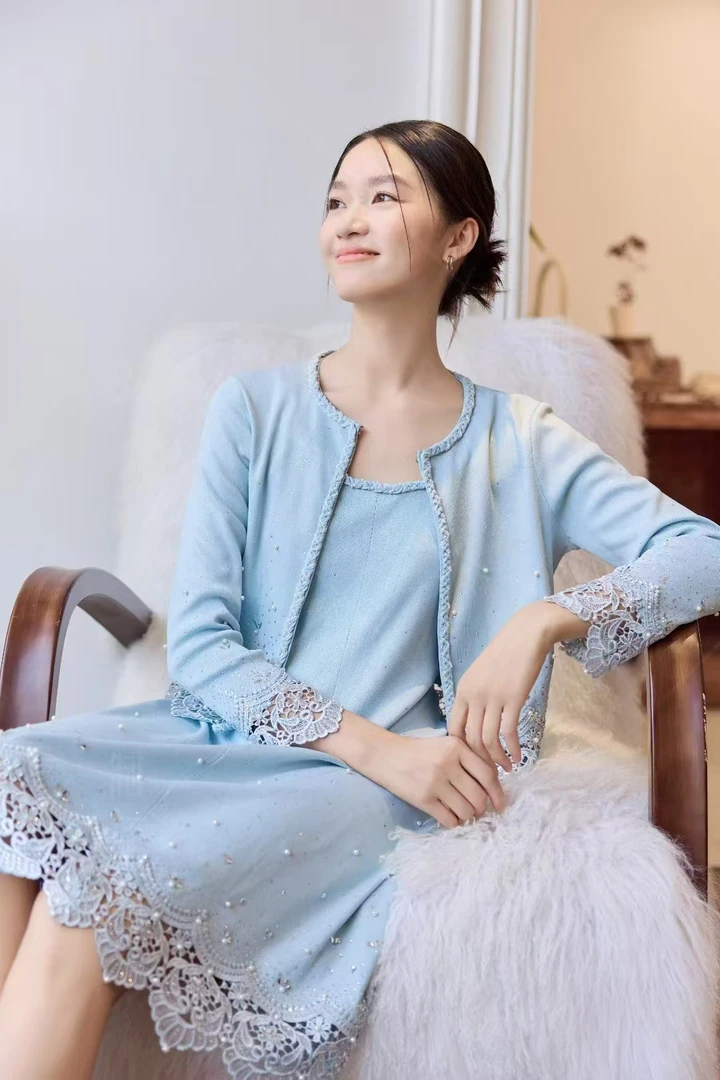 浓淡原创针织秋新款小香气质名媛圆领蕾丝拼接外套吊带连衣裙套装