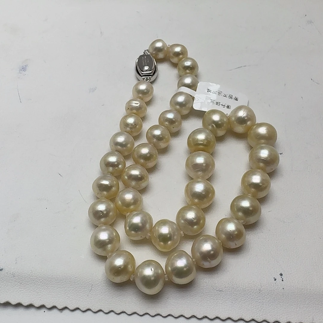 未镶嵌海水珍珠颈饰