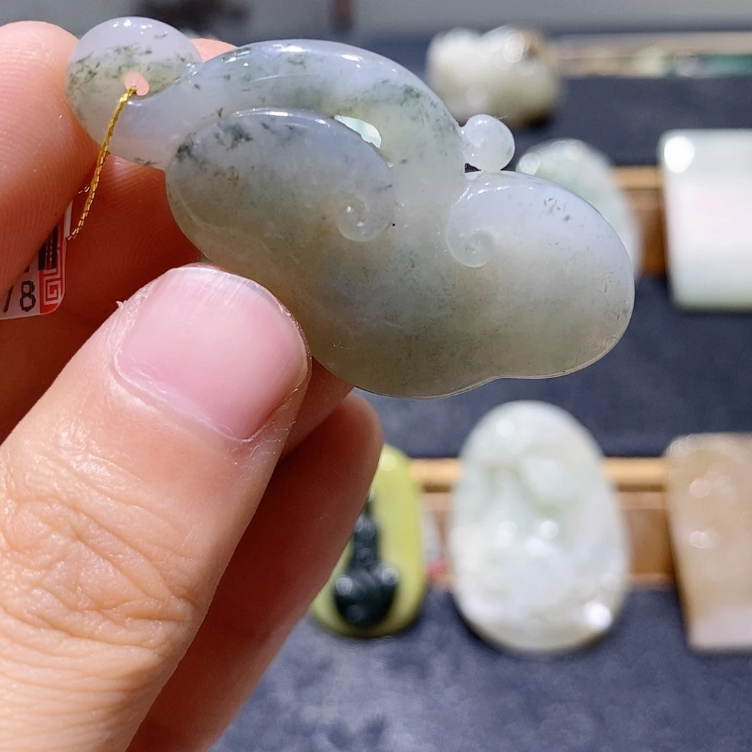 独山玉未镶嵌吊坠