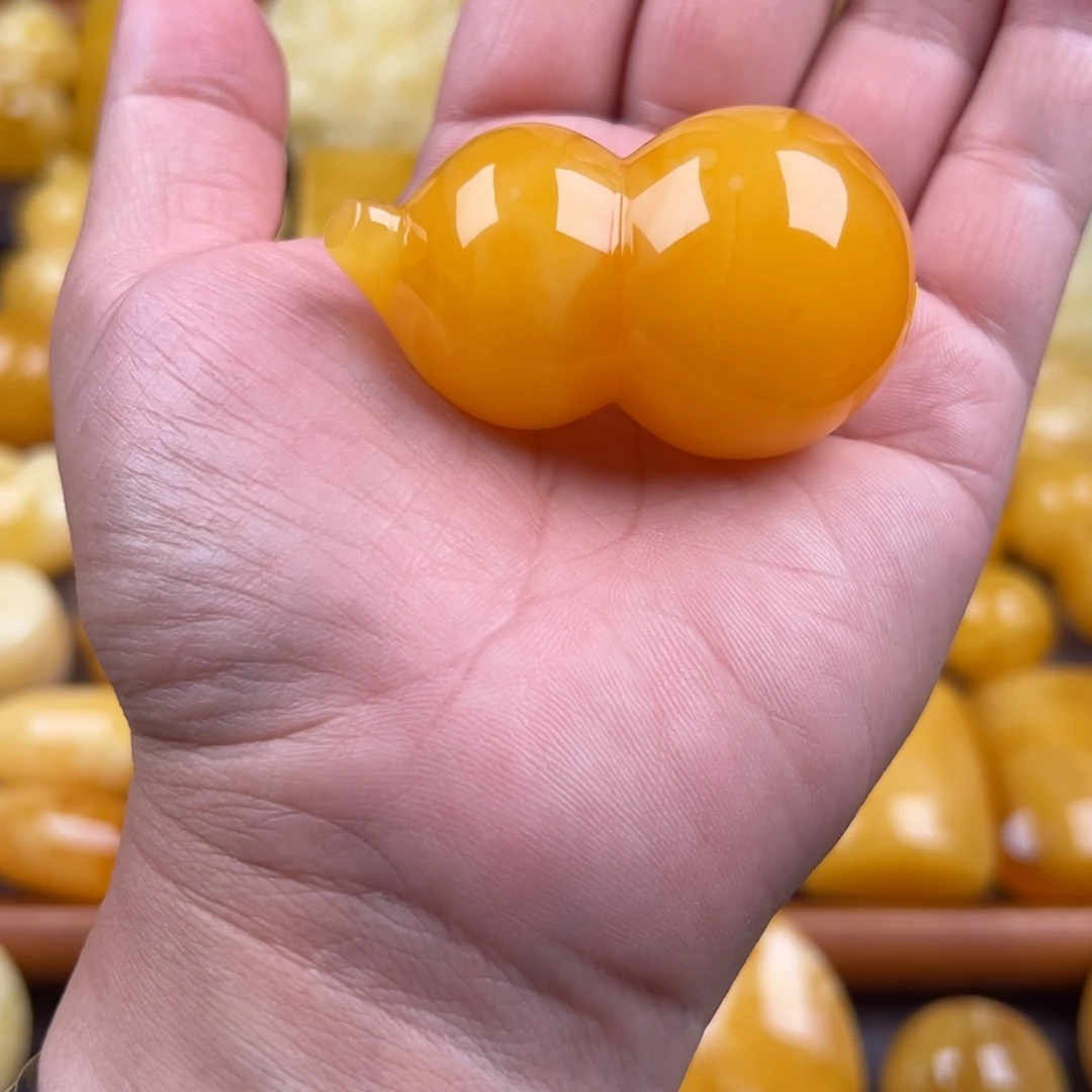 苗***喵琥珀未镶嵌颈饰纯天然蜜蜡
