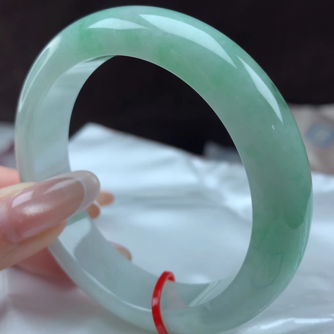 翡翠手镯未镶嵌0126，