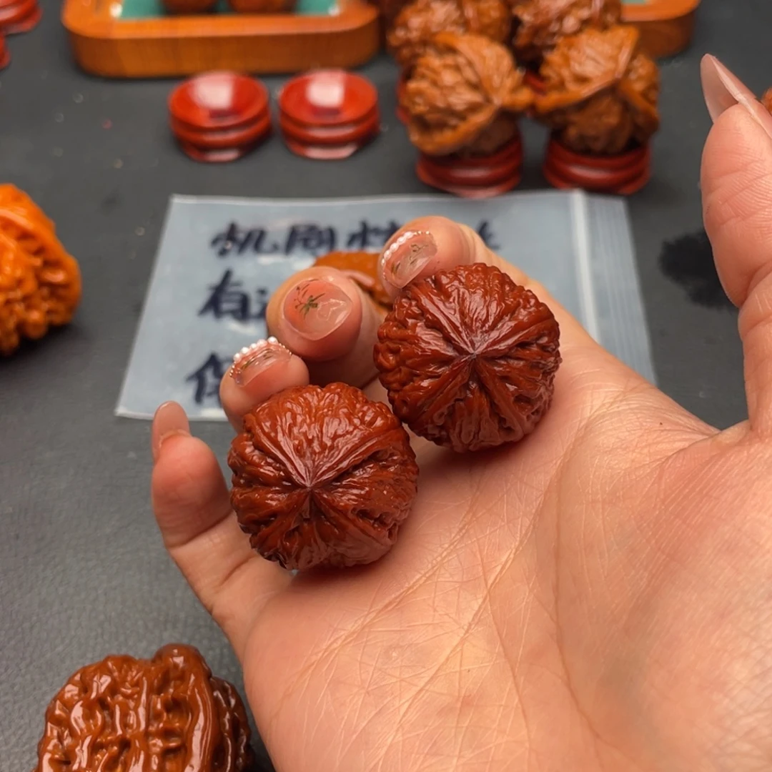 文玩核桃把件四棱