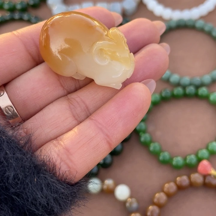 和田玉未镶嵌颈饰