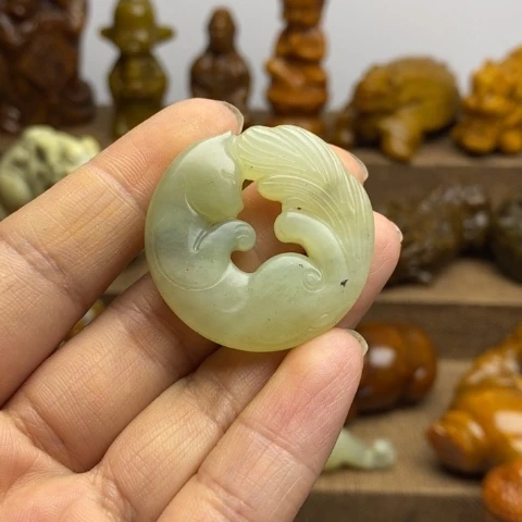 蛇纹石玉未镶嵌颈饰81