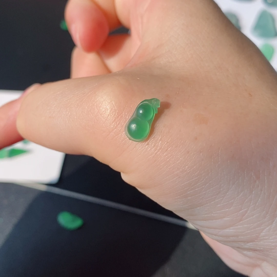 定制翡翠未镶嵌豆子