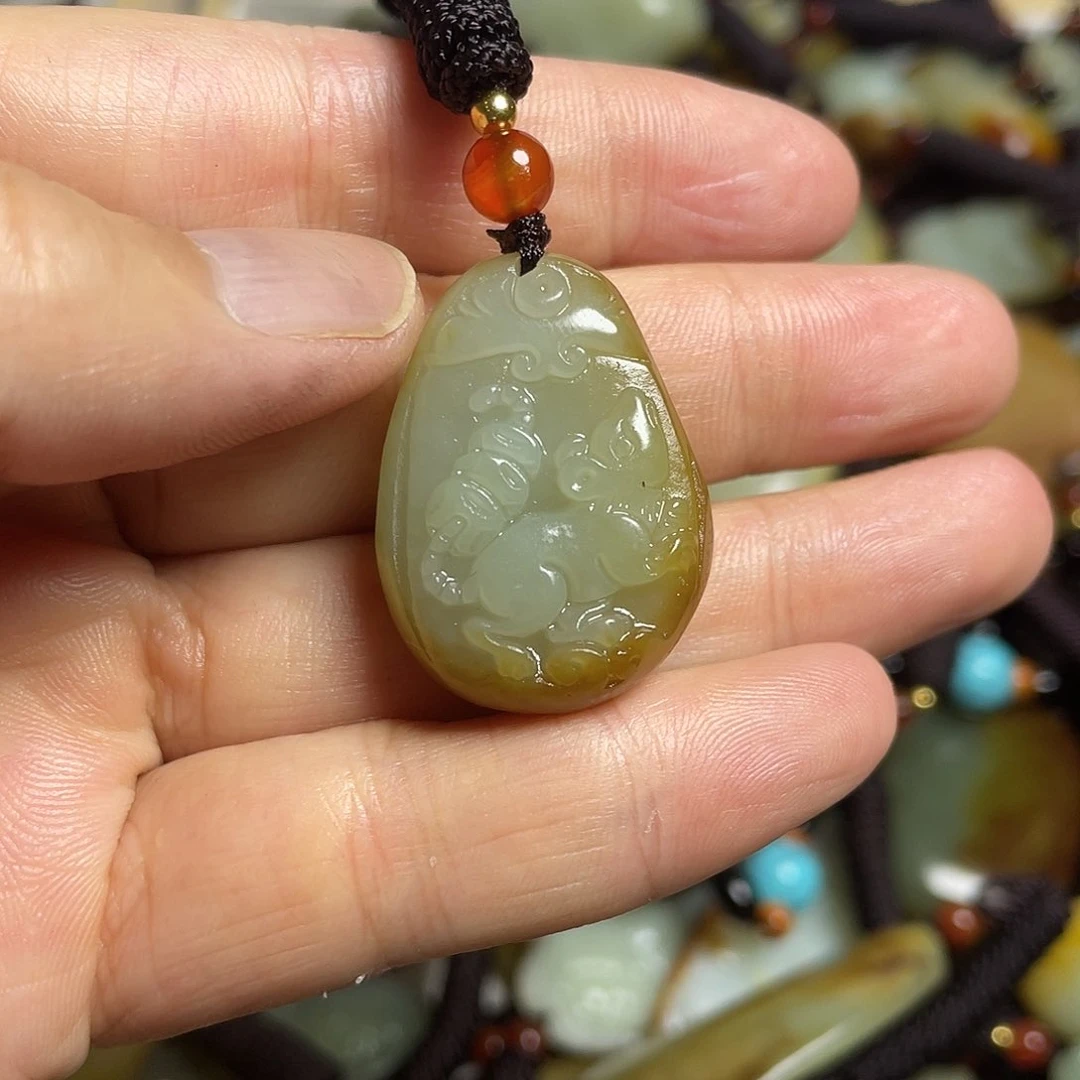 和田玉未镶嵌颈饰