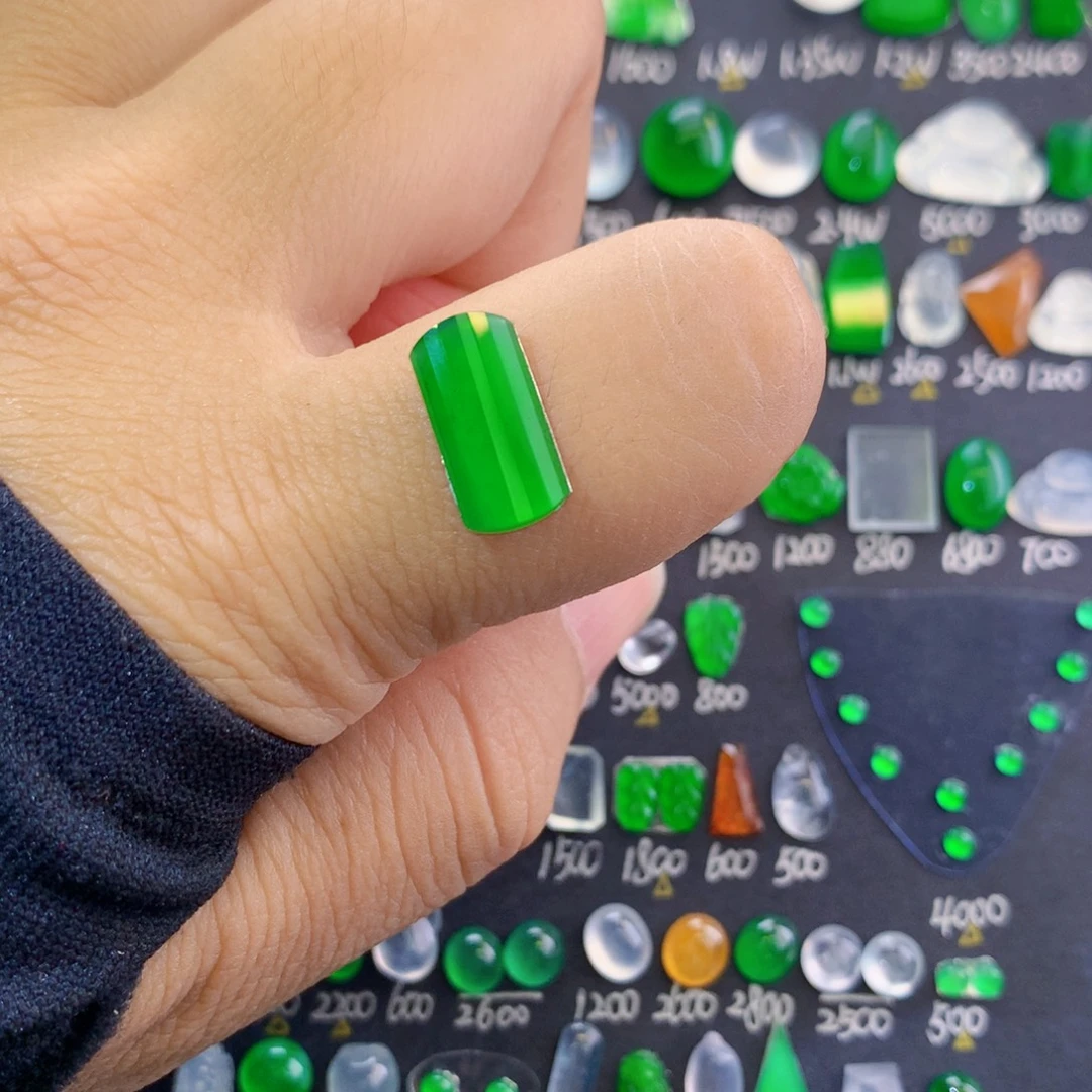 翡翠未镶嵌颈饰天然翡翠玉石马鞍