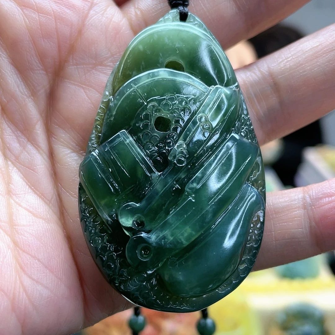 蛇纹石玉颈饰未镶嵌