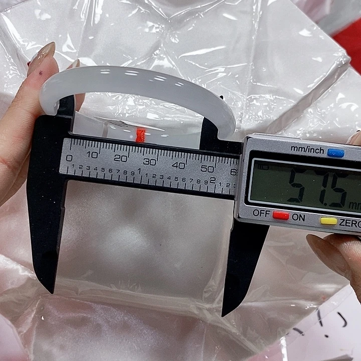 翡翠手镯未镶嵌180