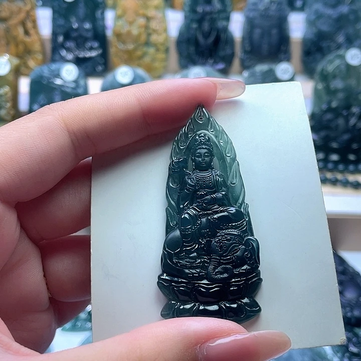 翡翠未镶嵌颈饰翡翠未镶嵌