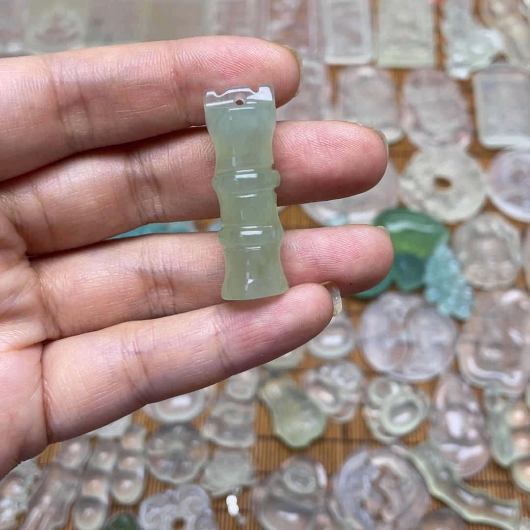 未镶嵌蛇纹石玉颈饰