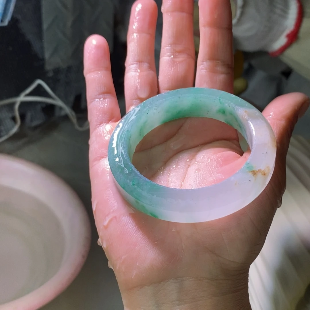 K***T石英质玉（非洲翠）未镶嵌手镯定制