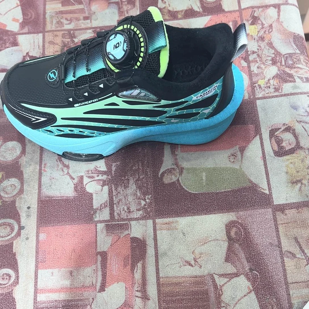 福***多35里面气垫的超轻防水防雨三个月质保