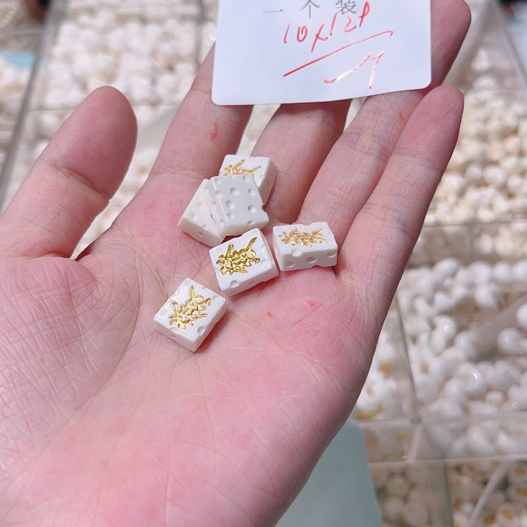 未镶嵌珠宝半成品水晶86 。