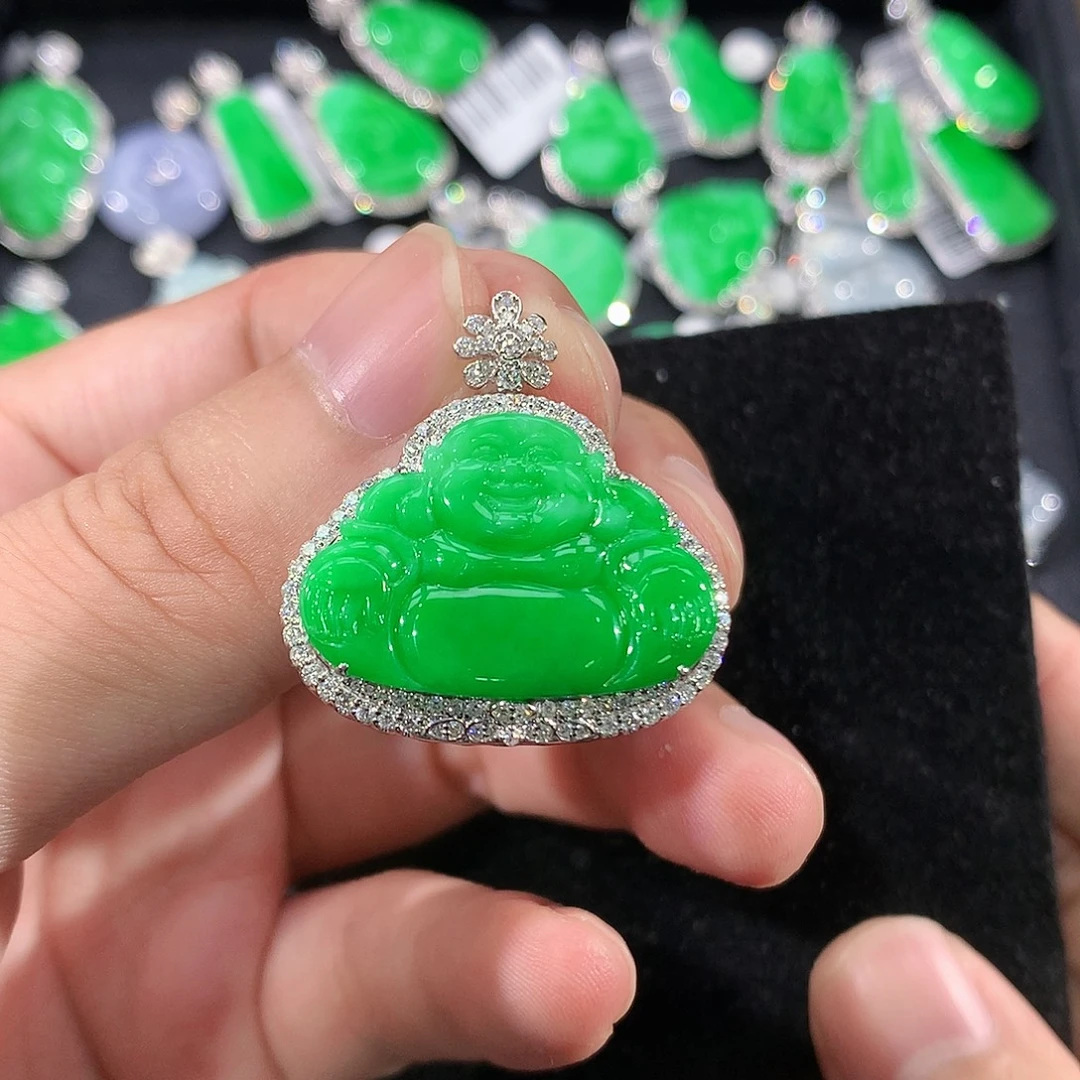 翡翠18K金镶嵌颈饰