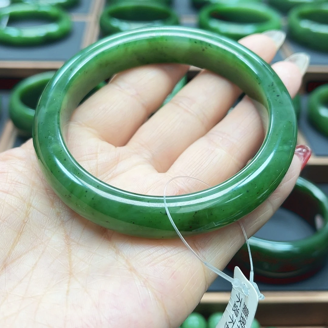 和田玉（碧玉）未镶嵌手镯
