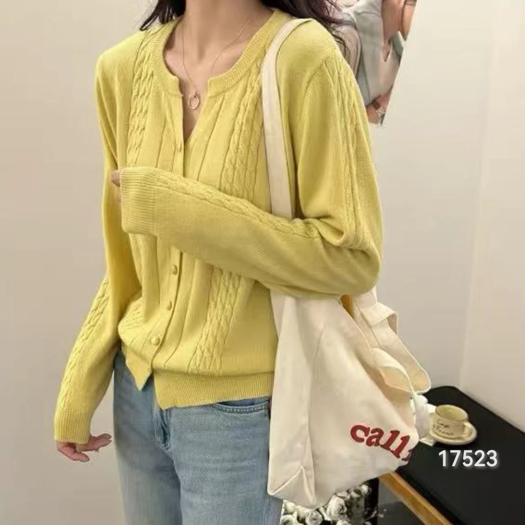 17523 WANGDAN（部无水洗唛介意慎拍)剪刀领开衫长袖针织衫