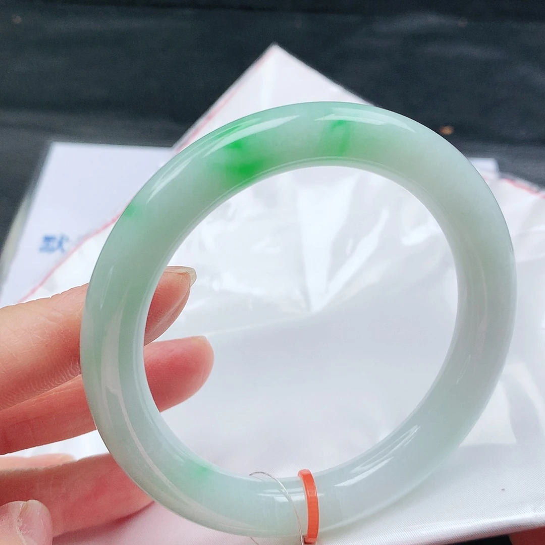 翡翠手镯未镶嵌天然翡翠手镯