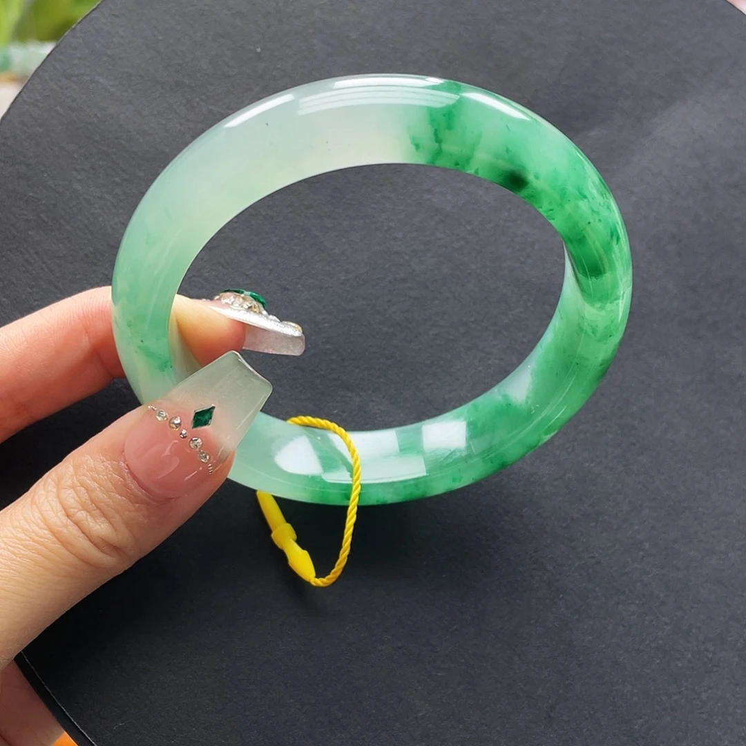 石英质玉（非洲翠）未镶嵌手镯61.5