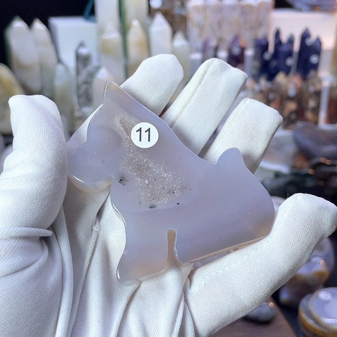 水晶码瑙晶洞小兔子未镶嵌