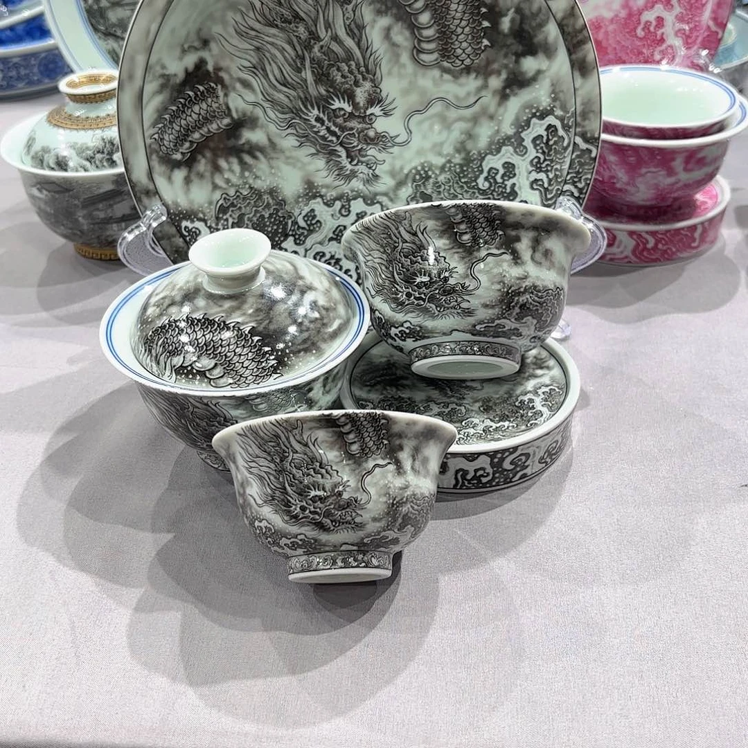 瓷片景德镇瓷器精品陈列