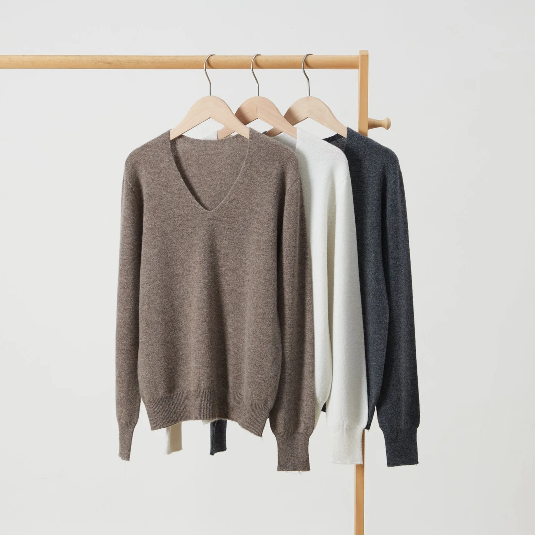 WEIMO秋冬新款羊绒羊毛V领套头绞花休闲百搭宽松保暖加厚针织衫